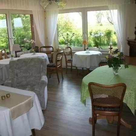 Apartment Gaestezimmer Mit Fruehstueck Im Obergeschoss Krummhoern