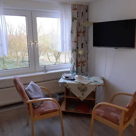 Gaestezimmer Mit Fruehstueck Im Obergeschoss Apartment Krummhoern