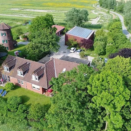 Gaestezimmer Mit Fruehstueck Im Obergeschoss Krummhoern